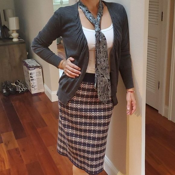 LOFT L/S Grey Gathered V Neck Pearl Button Cardi - Picture 1 of 10